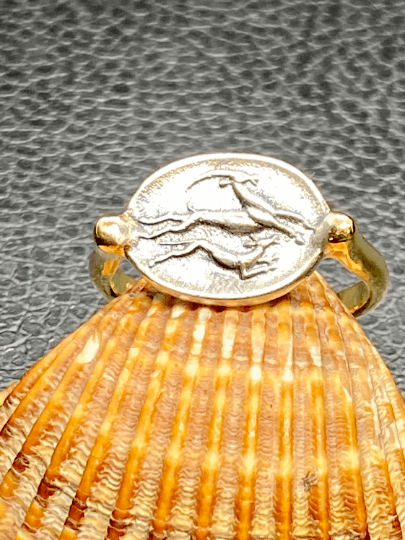 Artemis Ancient Minoan Art Ring deer Hunting Solid gold