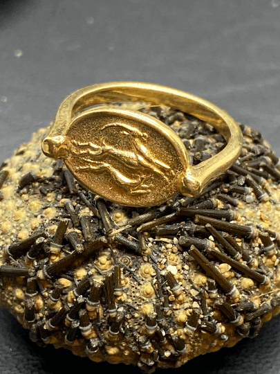 Artemis Ancient Minoan Art Ring deer Hunting Solid Gold