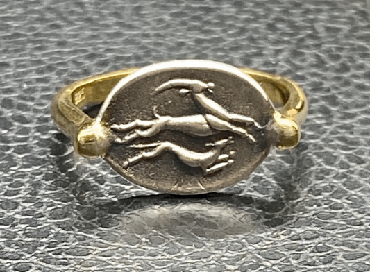 Artemis Ancient Minoan Art Ring deer Hunting Solid gold