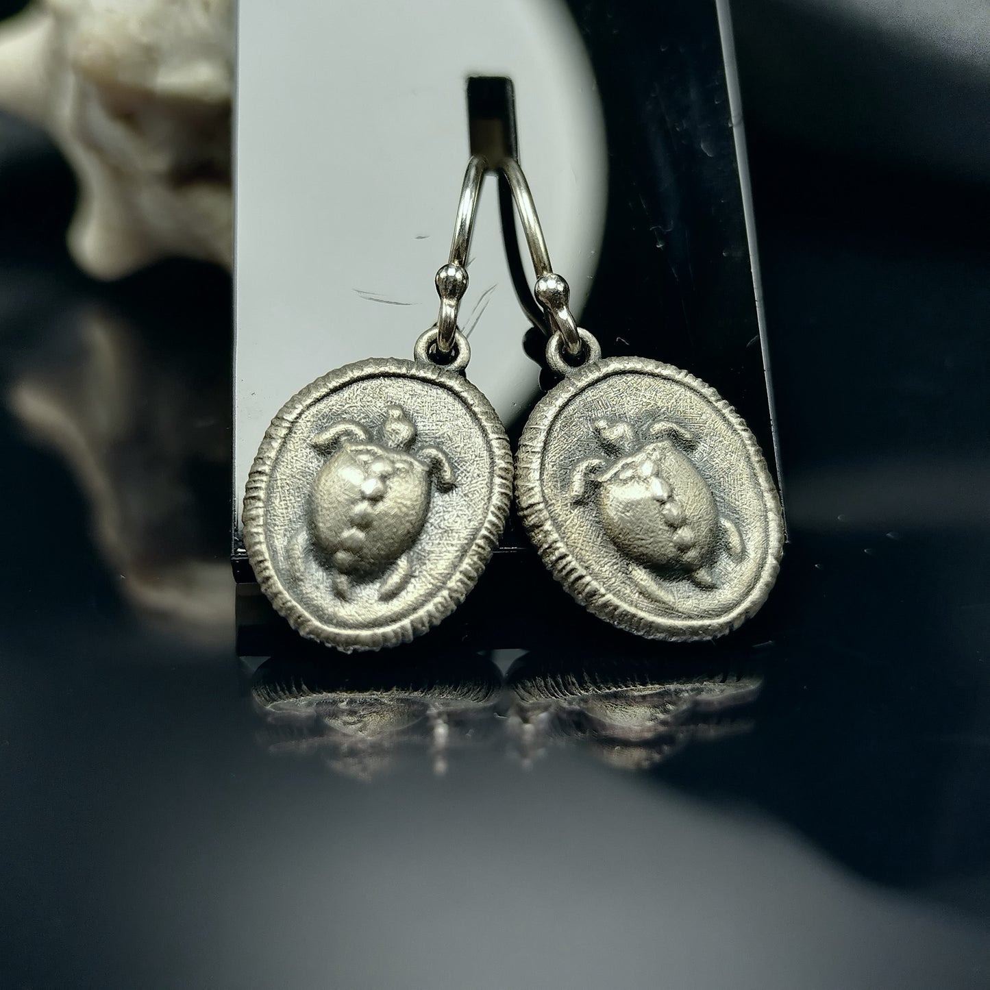 Tortue pièce de monnaie grecque antique Copie d'Égine Boucle d'oreille en argent sterling Pièce de tortue mythologique